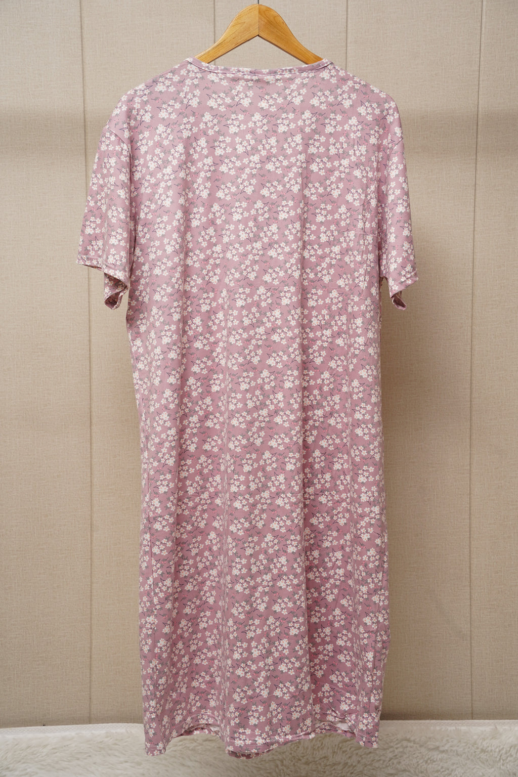 Flower printed round neck long T-shirt